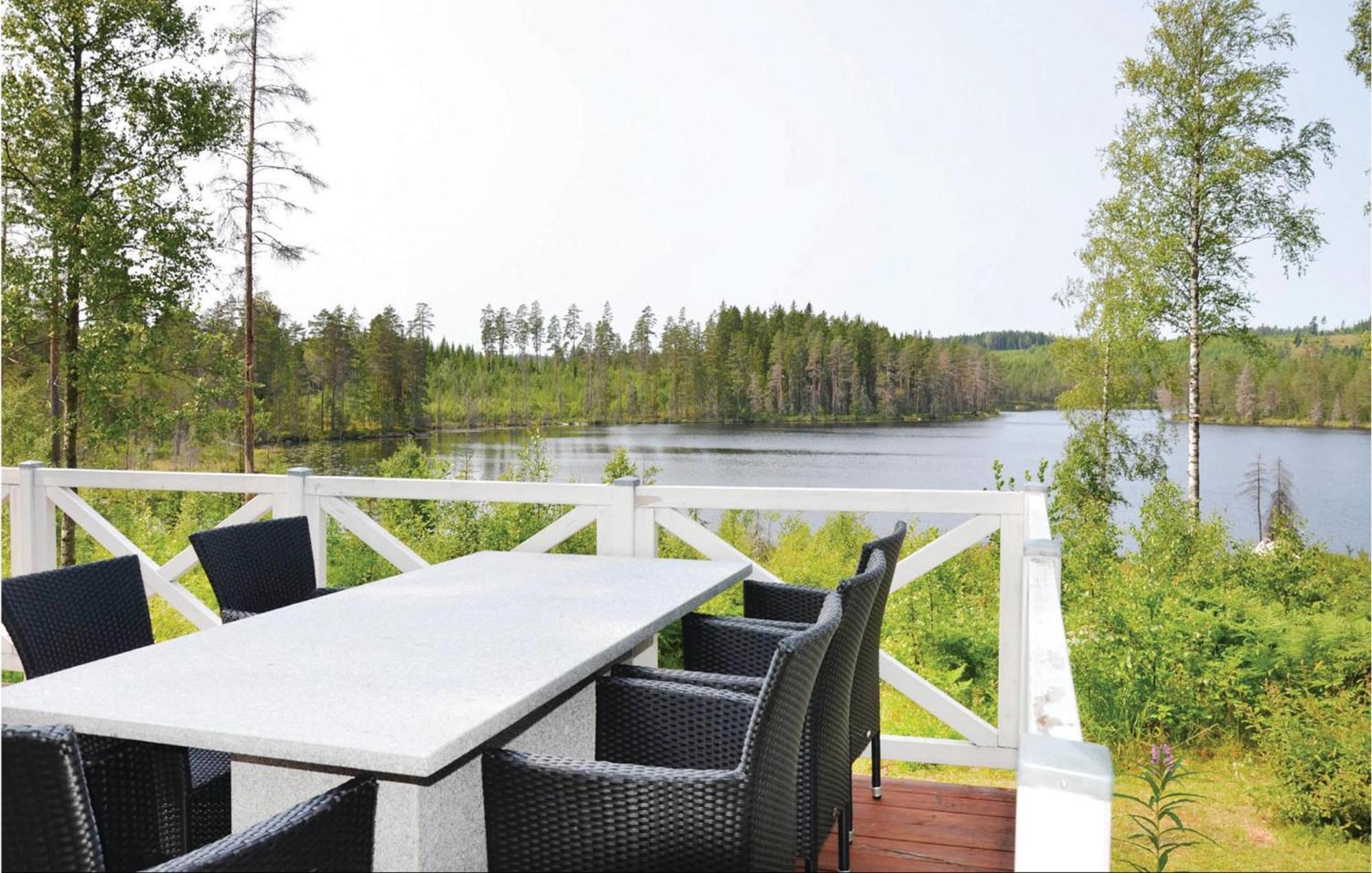 Nice Home In Sunne With Jacuzzi Alvsatern Екстер'єр фото